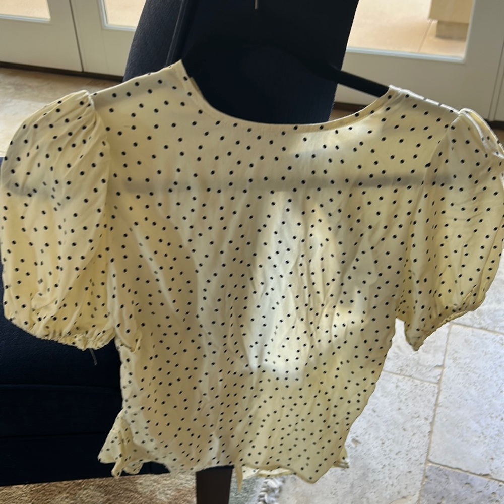 Reformation Makenna Cream w/ black Polka Dot-print Puff-Sleeve Crepe Top, size 2